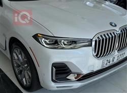 بی ئێم دەبڵیو X7